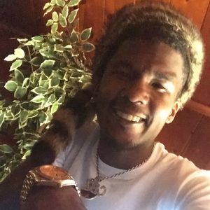 Meet your Posher, Mac